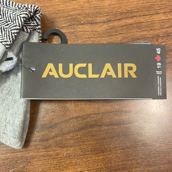 Ladies touch screen compatible winter gloves by Auclair - Picture 4 of 7